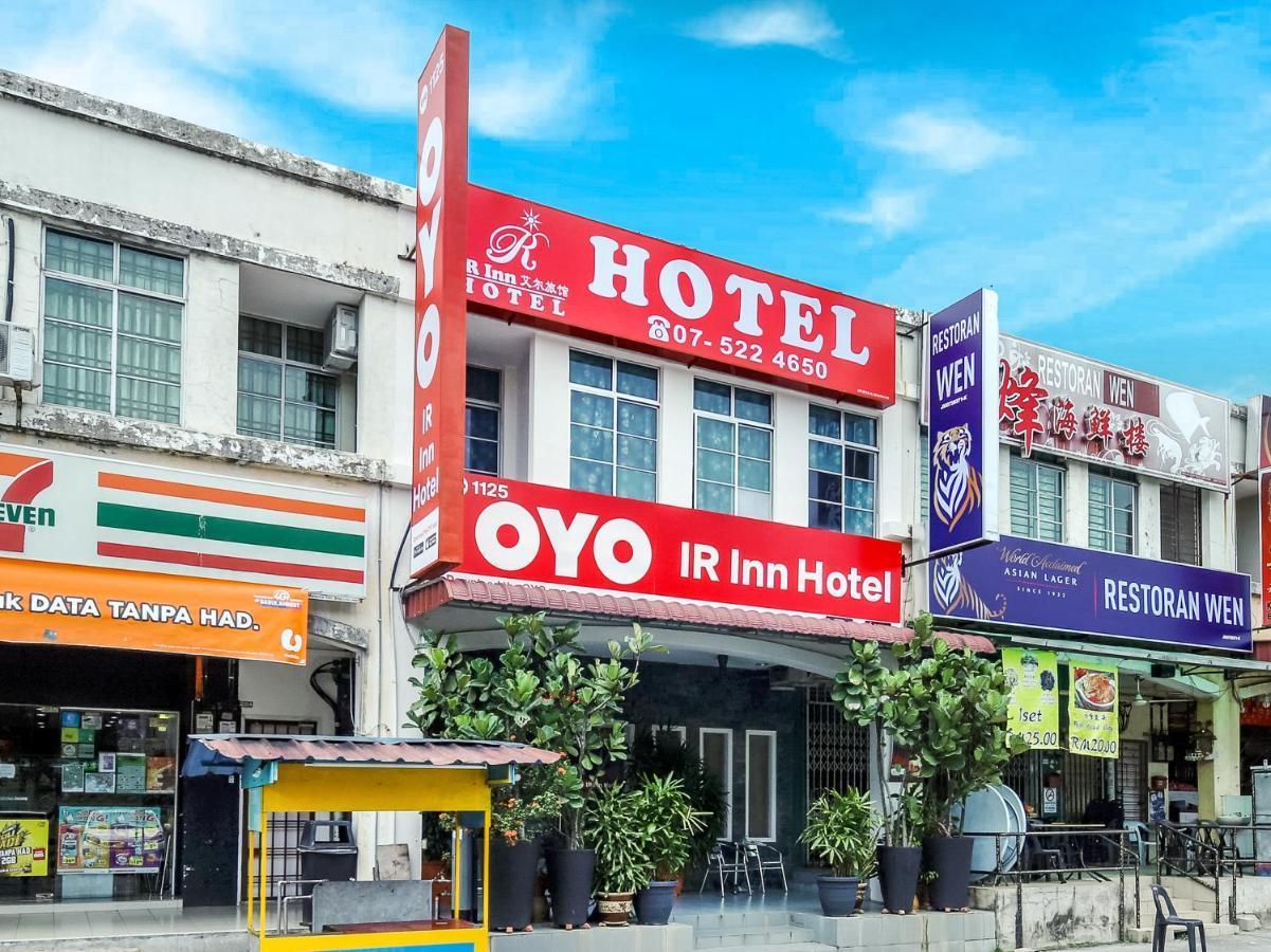 Oyo 1125 Ir Inn Hotel Скудай Екстериор снимка