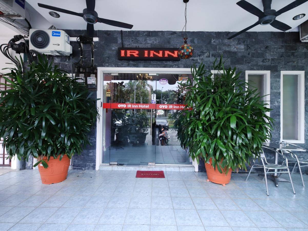 Oyo 1125 Ir Inn Hotel Скудай Екстериор снимка