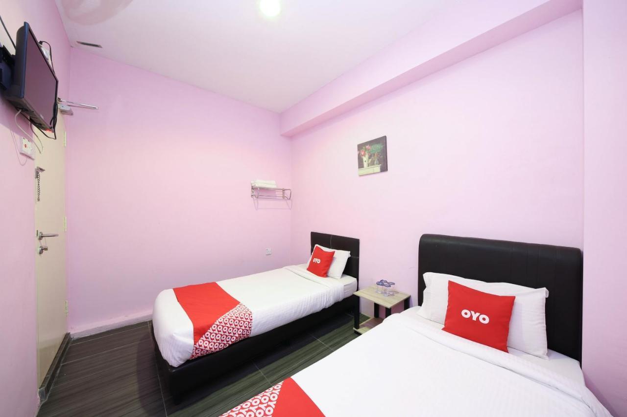Oyo 1125 Ir Inn Hotel Скудай Екстериор снимка