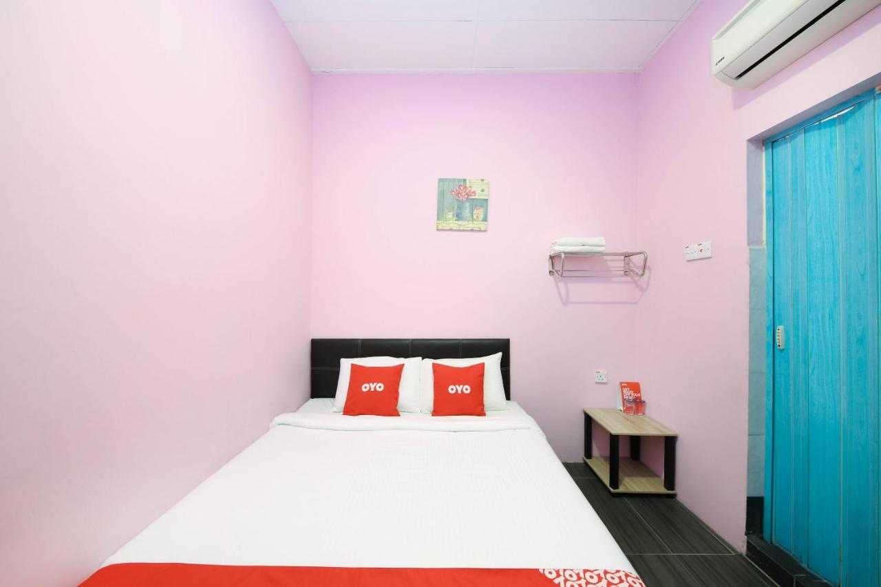 Oyo 1125 Ir Inn Hotel Скудай Екстериор снимка