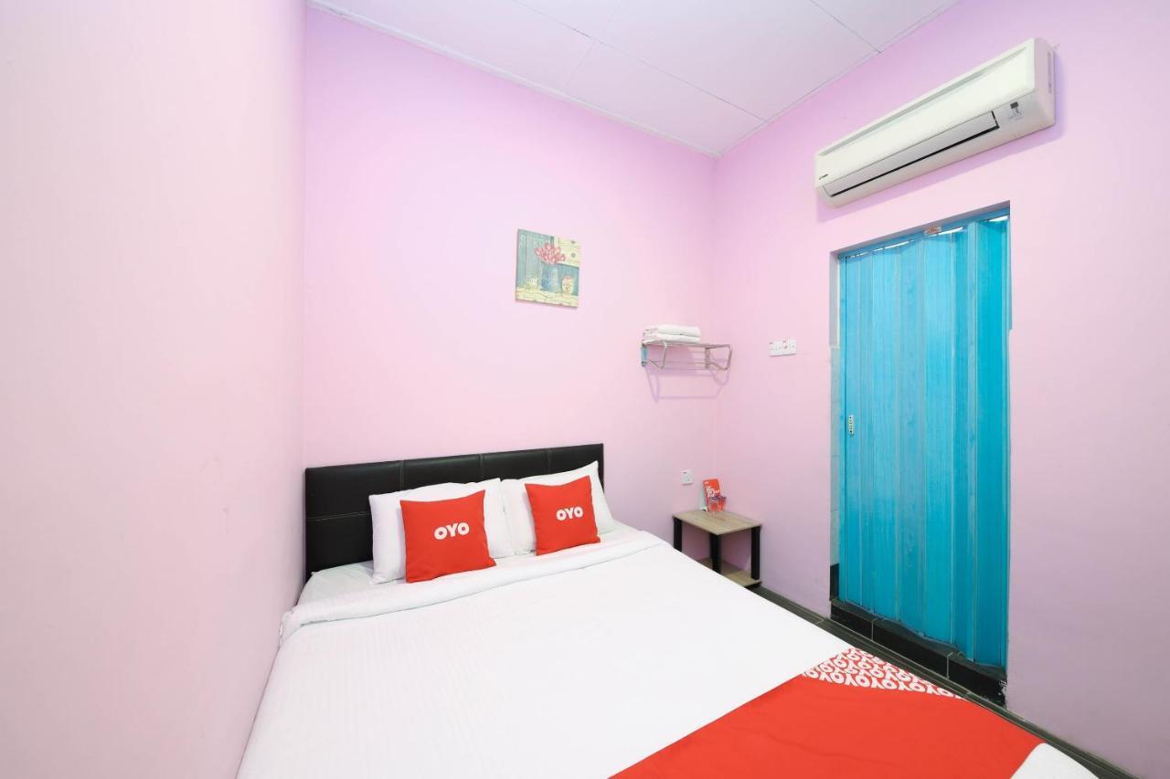Oyo 1125 Ir Inn Hotel Скудай Екстериор снимка
