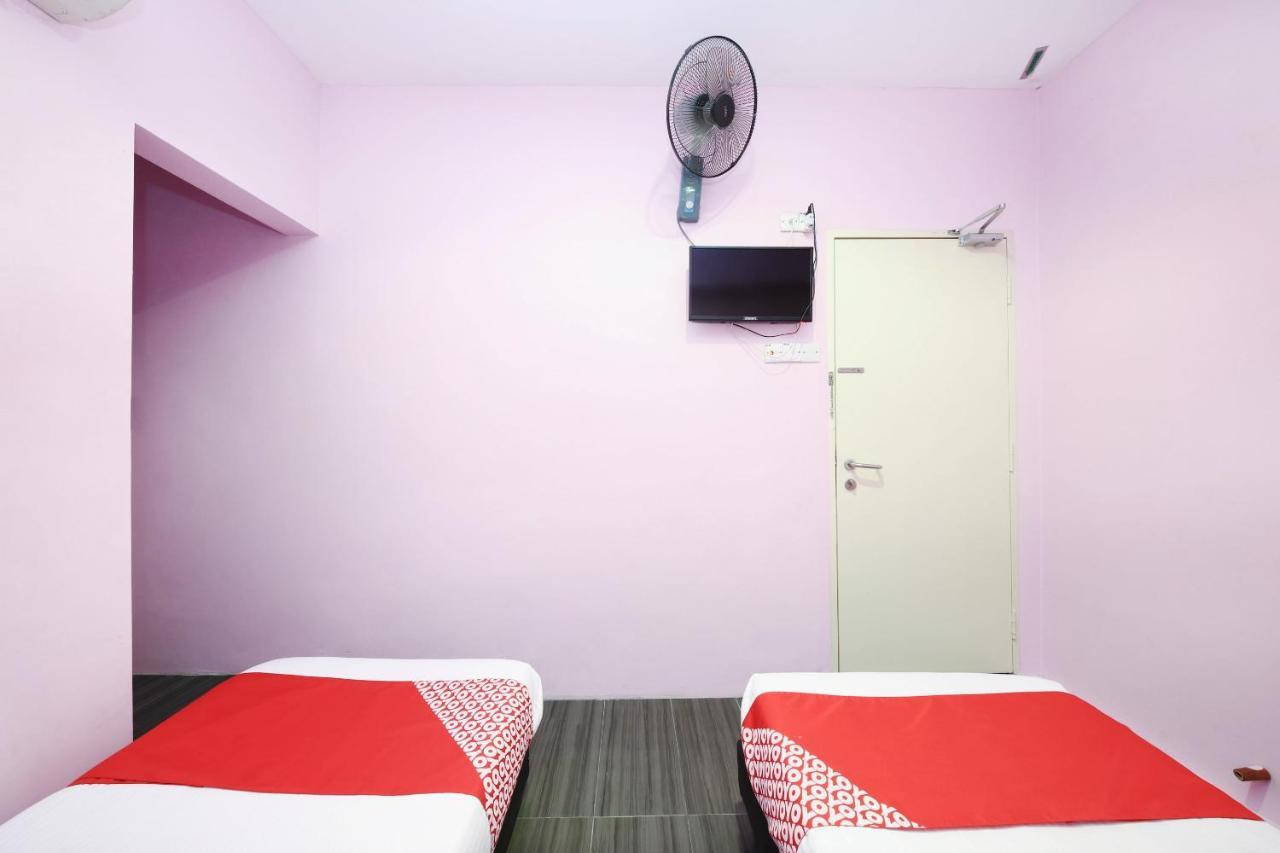 Oyo 1125 Ir Inn Hotel Скудай Екстериор снимка