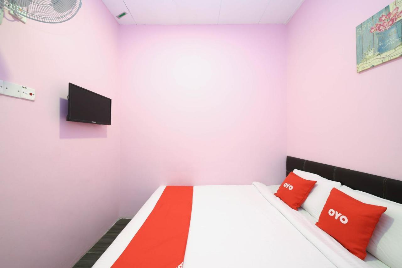 Oyo 1125 Ir Inn Hotel Скудай Екстериор снимка