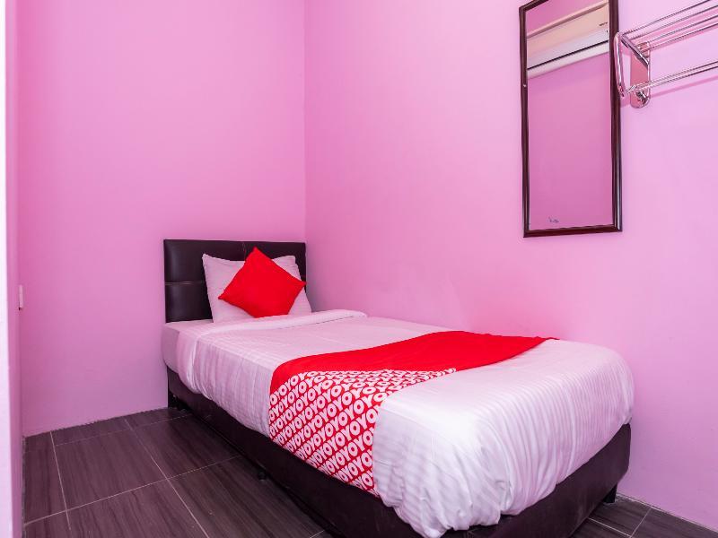 Oyo 1125 Ir Inn Hotel Скудай Екстериор снимка