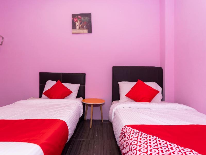 Oyo 1125 Ir Inn Hotel Скудай Екстериор снимка