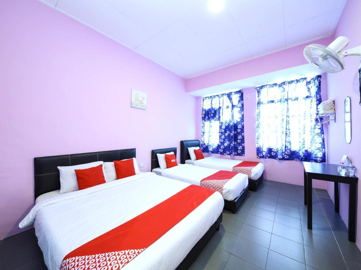 Oyo 1125 Ir Inn Hotel Скудай Екстериор снимка
