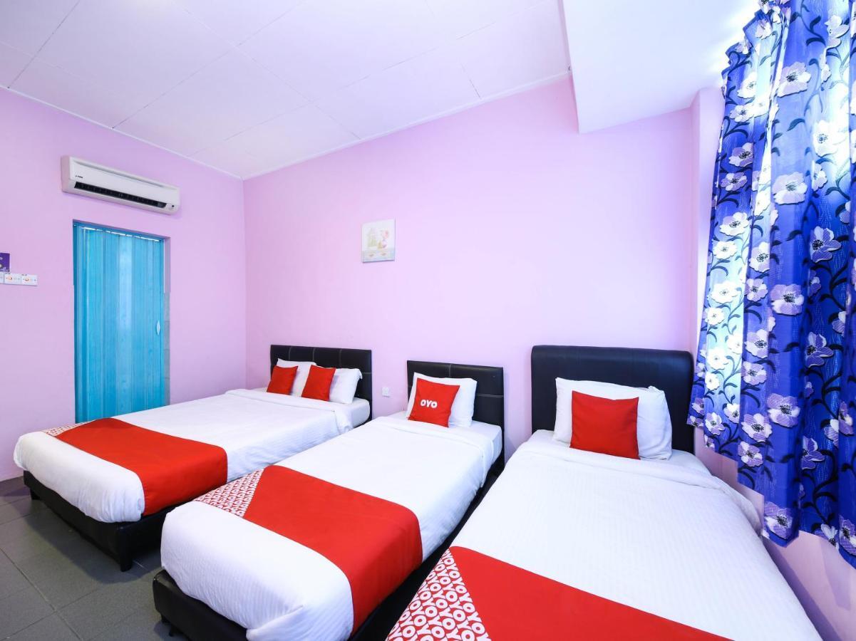 Oyo 1125 Ir Inn Hotel Скудай Екстериор снимка