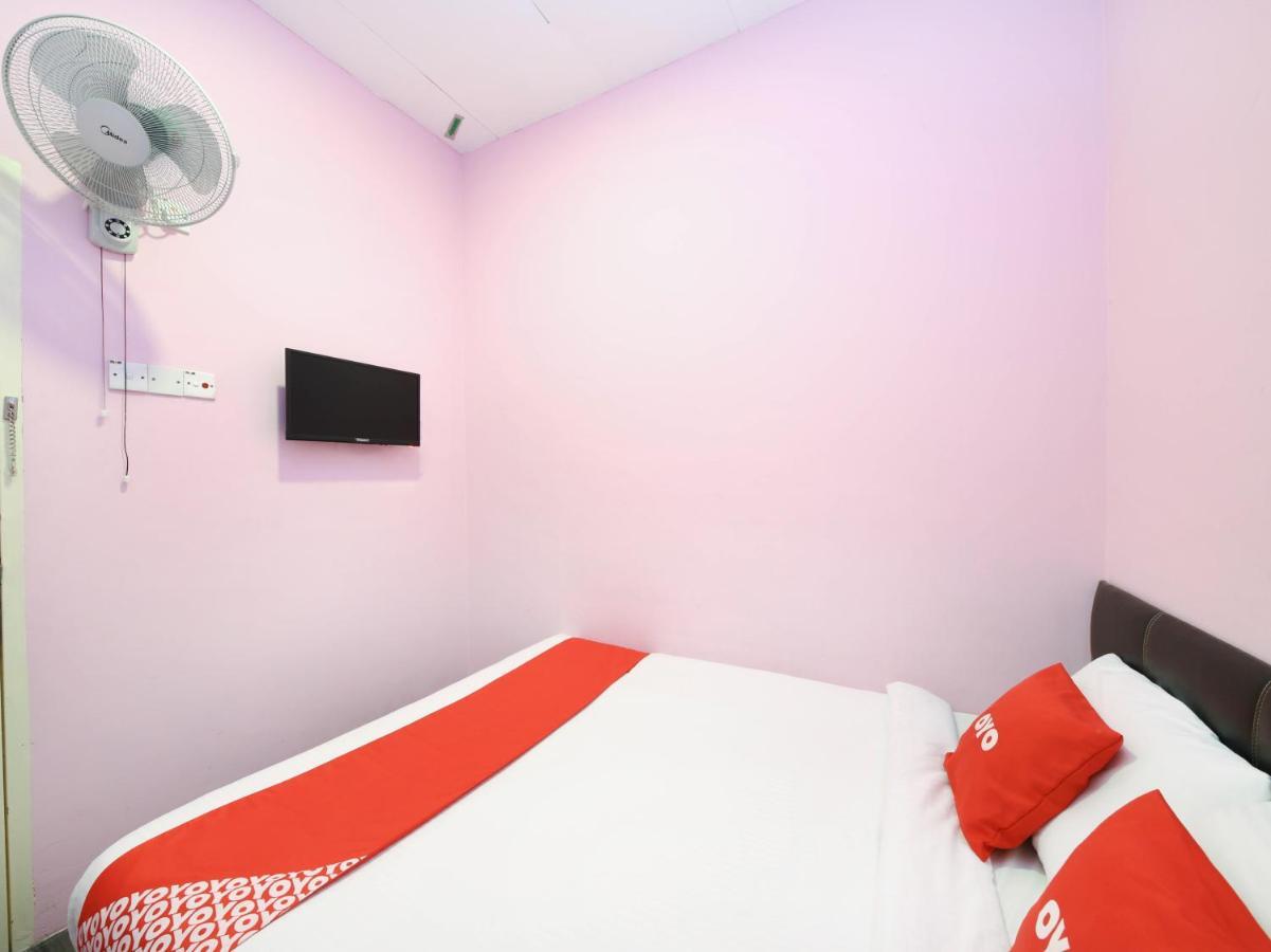 Oyo 1125 Ir Inn Hotel Скудай Екстериор снимка